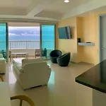 2P1-32 Seafront Apartment With Air Conditioning And Pool